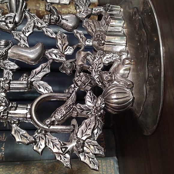 Godinger Silver Christmas Tree Candle Holder - Picture 2 of 16